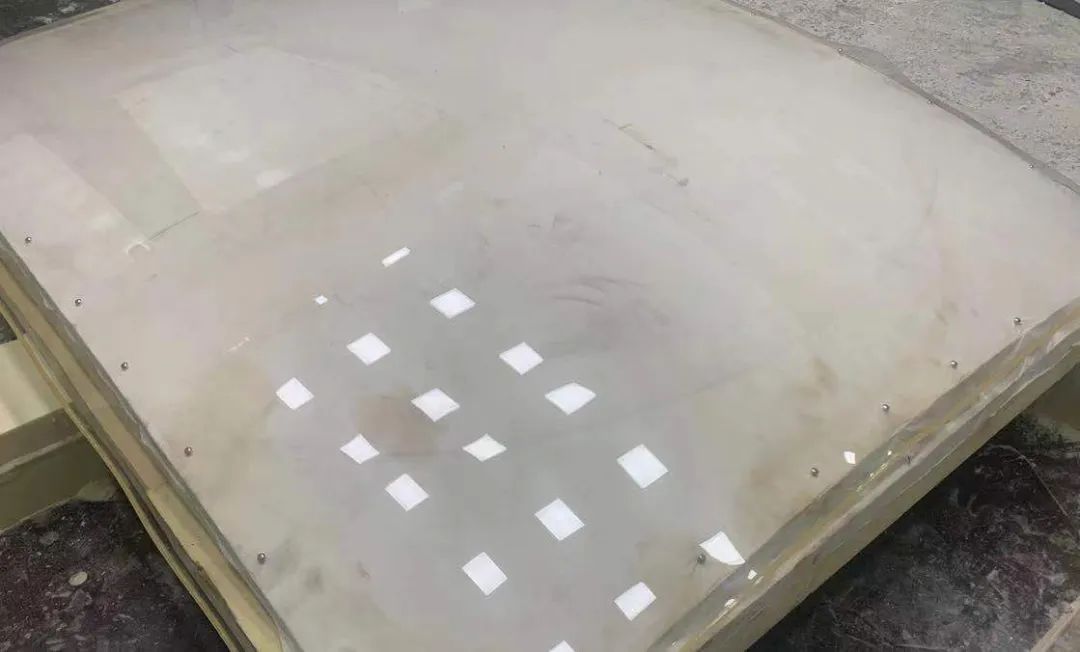 透明展車(chē)1：1的比例制作(圖3)